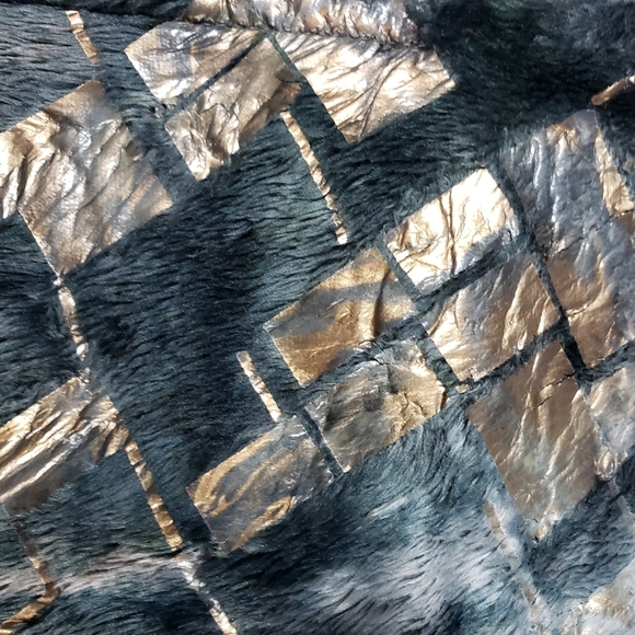 Erin London Faux Fur Vest Size Medium Gray Gold Metallic Abstract Print Full Zip - Picture 11 of 14